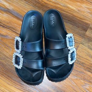 Black size 9 Nicole Miller sandals